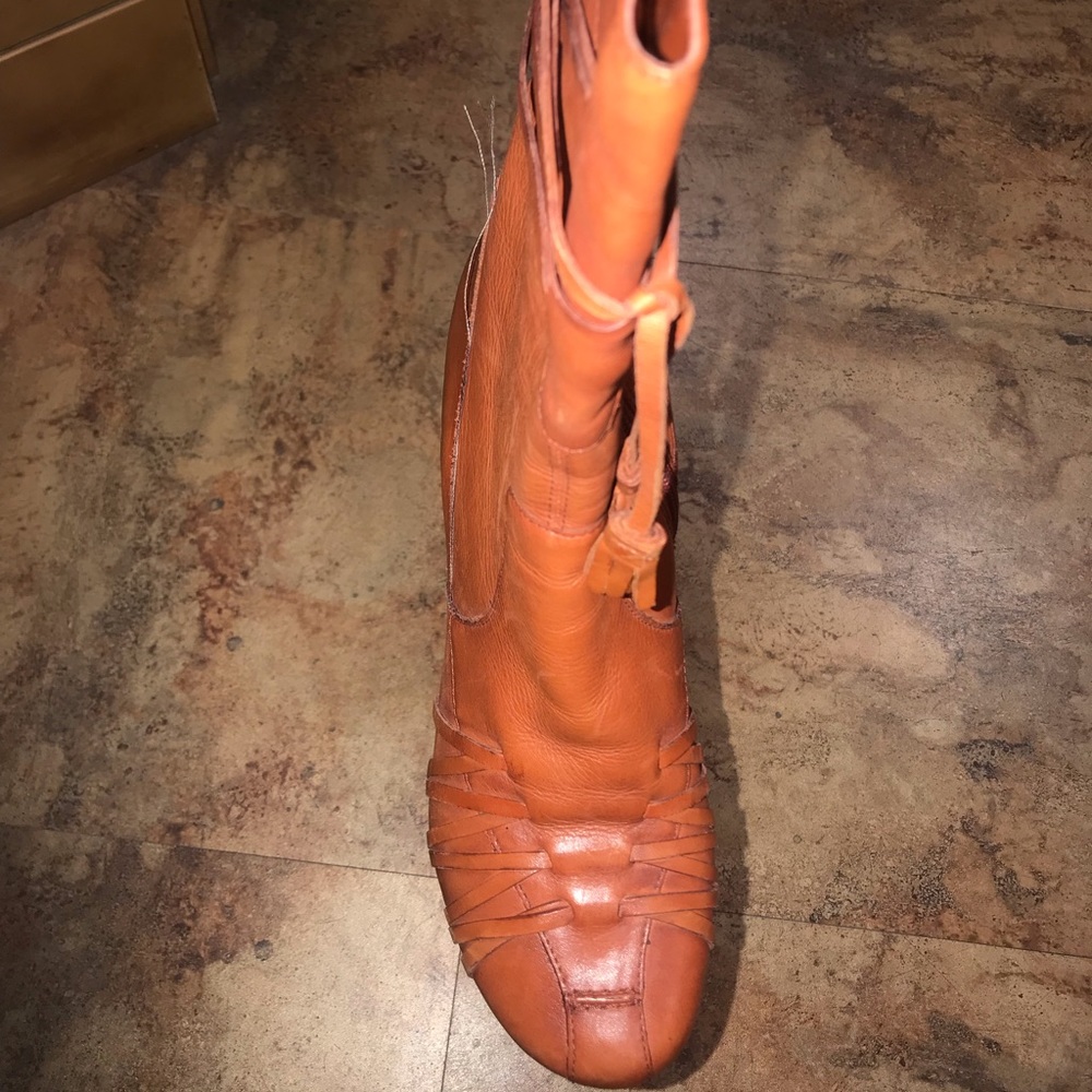 Pumpkin shoe boots.. used